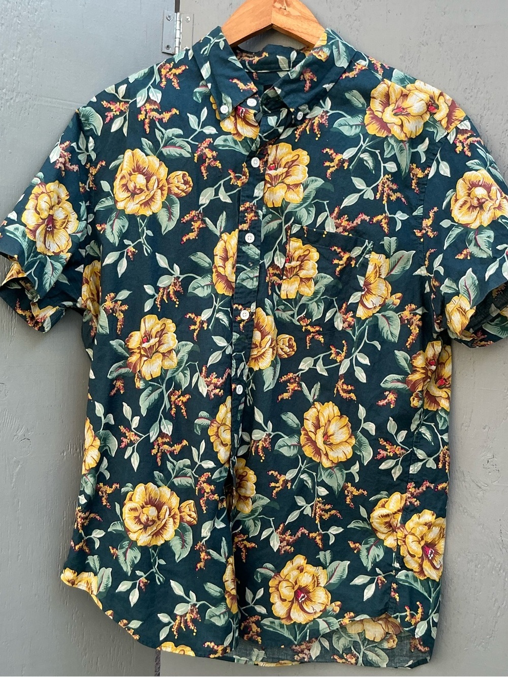 J.Crew Men's Dark Green Floral Button-Up Shirt with Yellow Blooms Size Large